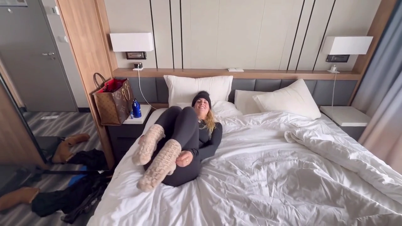 Cheating and getting caught on a cruise: a steamy blowjob and a messy end. porn video