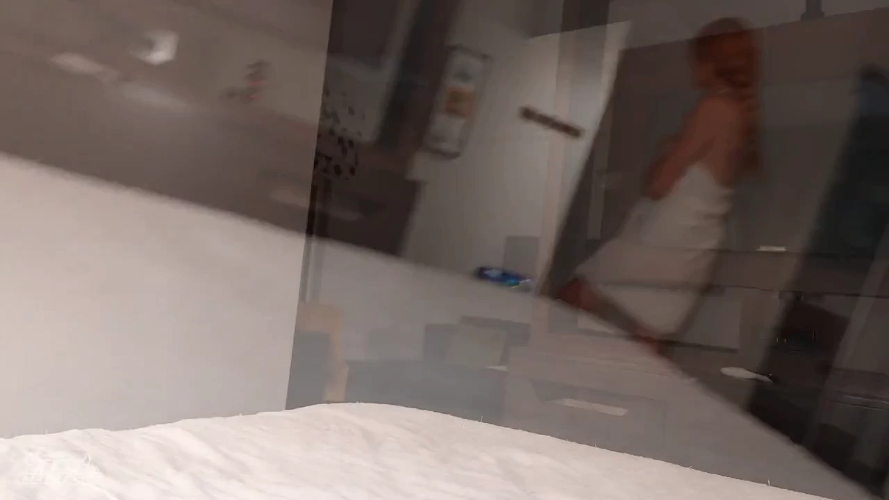 Accidental meeting in the hotel results in a steamy encounter at midnight. porn video
