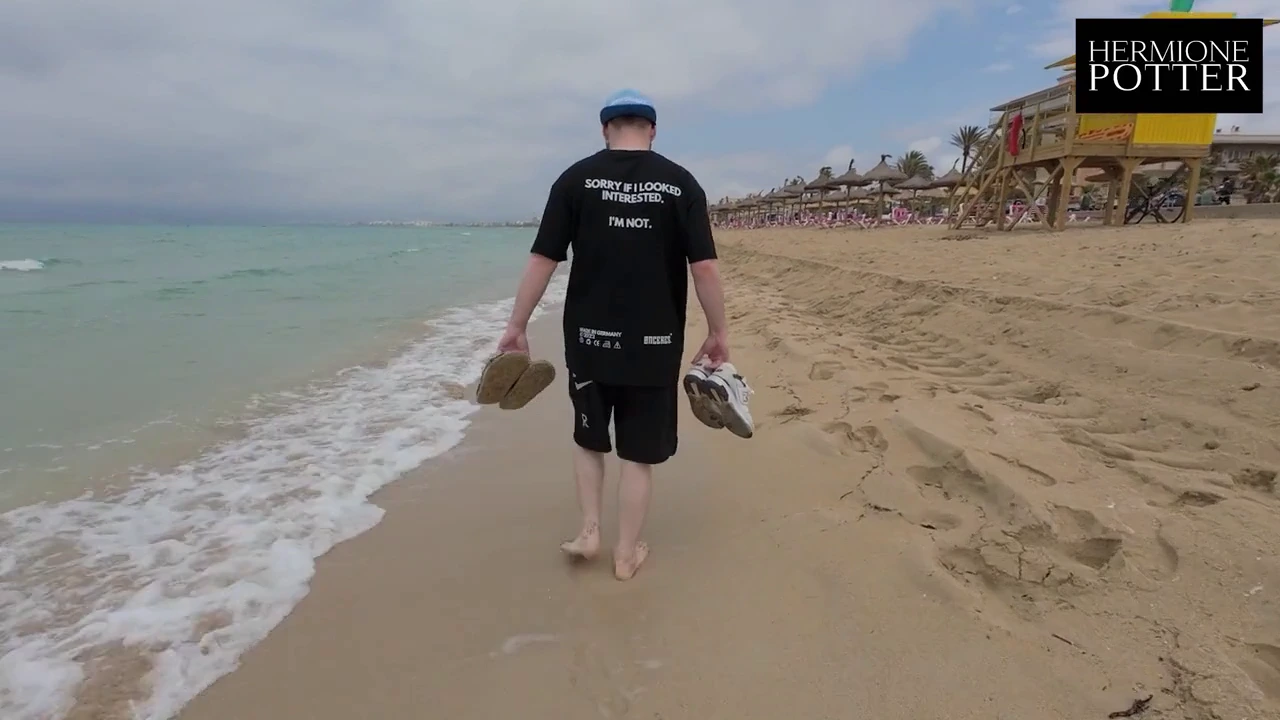 A big dick penetrates me while we are on vacation in El Arenal, Mallorca. A vlog. porn video